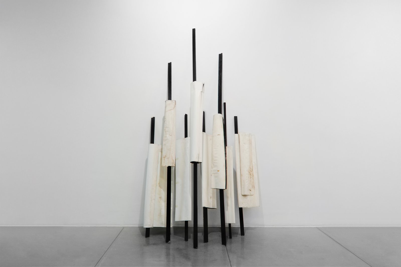 https://portasvilaseca.uint.studio/wp-content/uploads/2024/06/sala-2-180_-1.jpg
