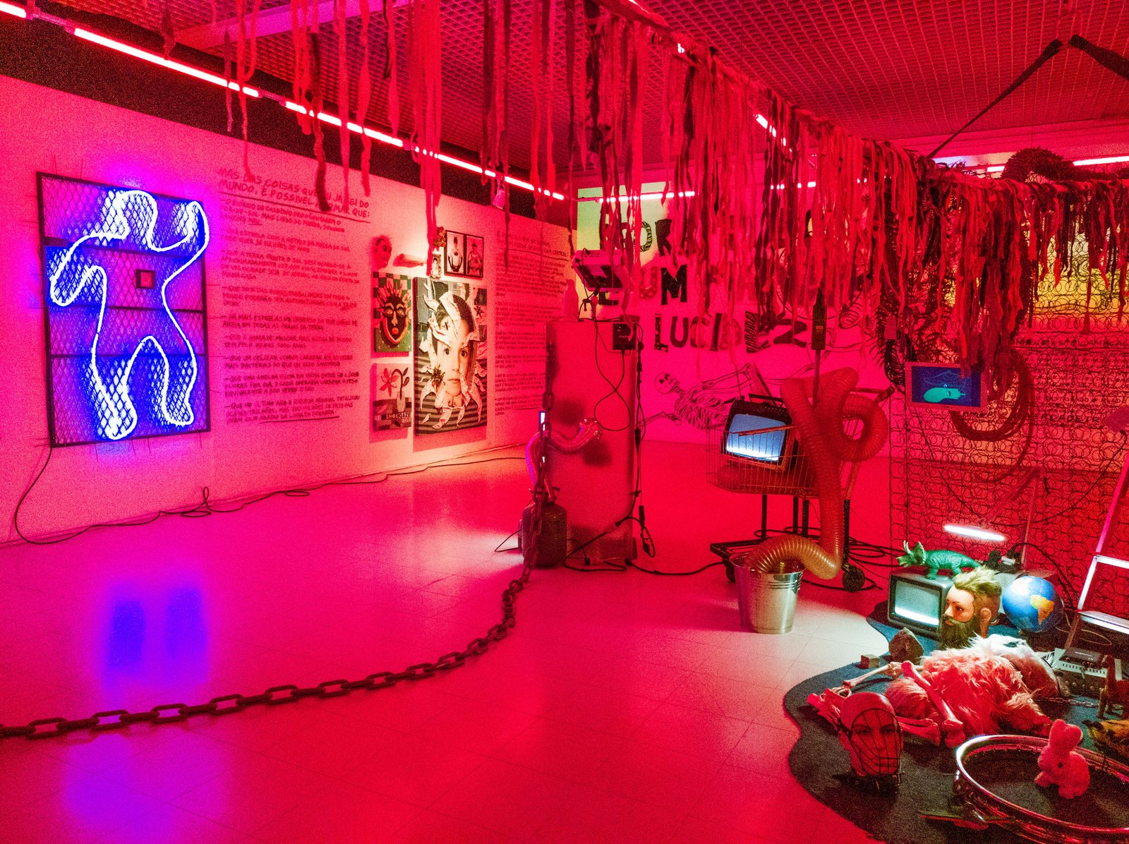 https://portasvilaseca.uint.studio/wp-content/uploads/2025/03/Randolpho-Lamonier-Bienal-do-Mercosul-018.jpg