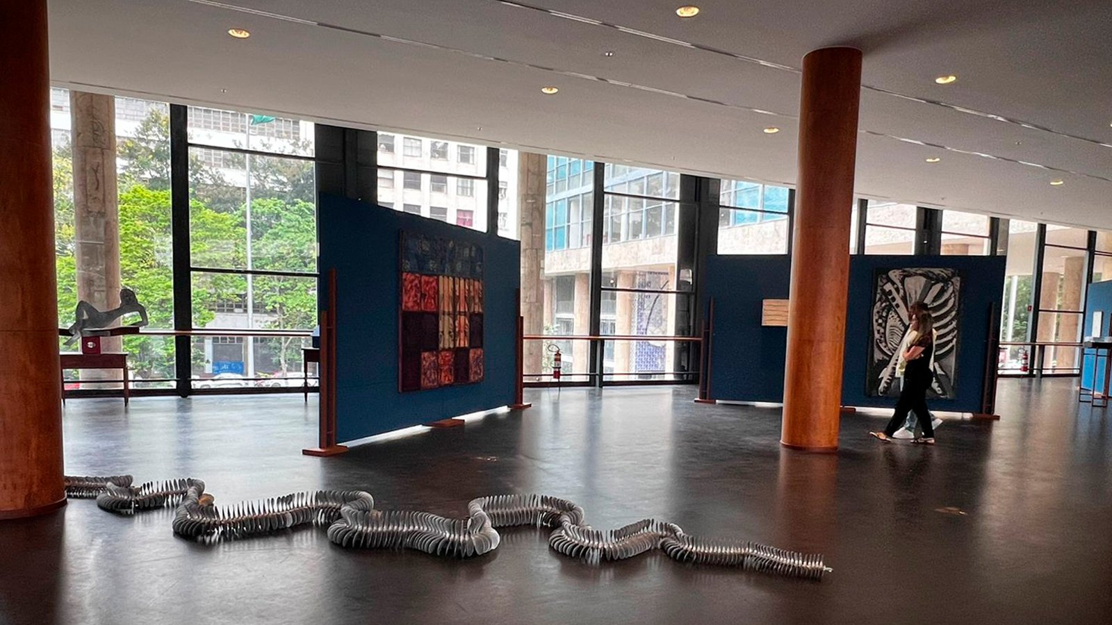 MARCONE MOREIRA NA EXPOSIÇÃO “VISUALIDADES BRASILEIRAS – FUNARTE 50 ANOS”